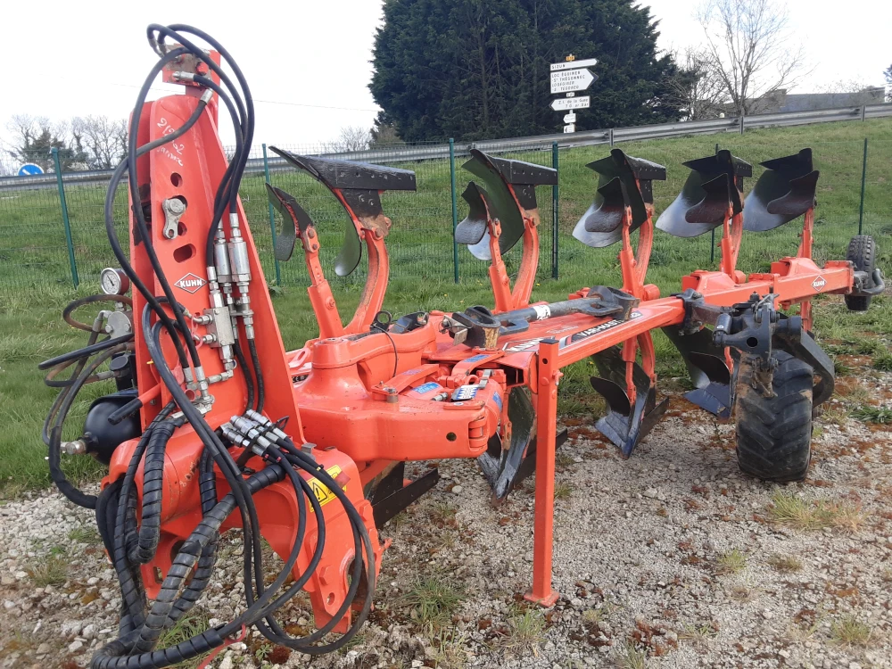 Kuhn VARIMASTER 123 d'occasion — photo 1