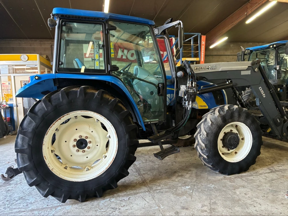 New Holland T5050 d'occasion — photo 4