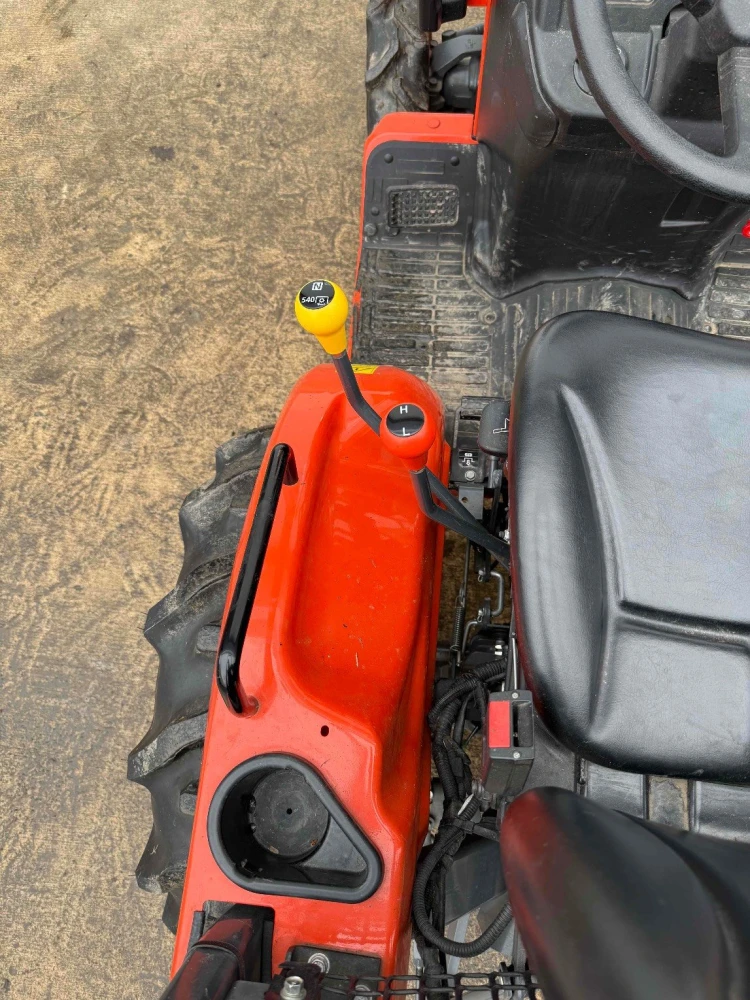 Kubota B1121D d'occasion — photo 11