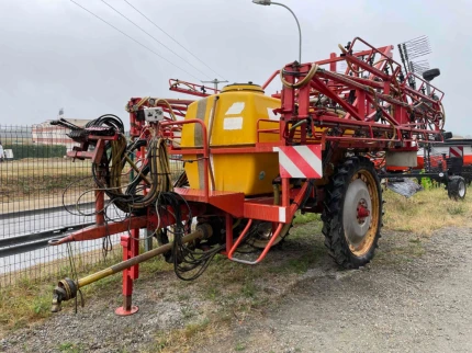 Pulvérisateur traîné - 2200L - 2000