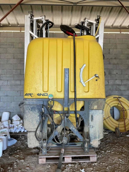 Pulvérisateur porté - 1500L - 2020