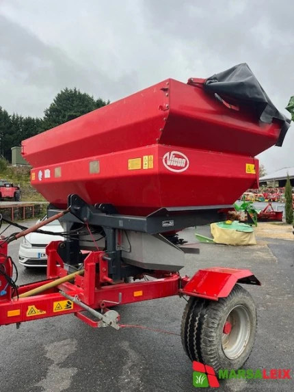 Distributeur d'engrais - 3200L - 2003
