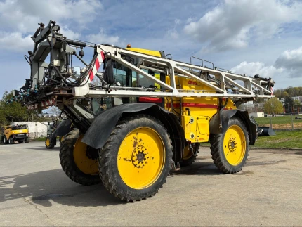 Pulvérisateur automoteur - 5000L - 4690H - 2011