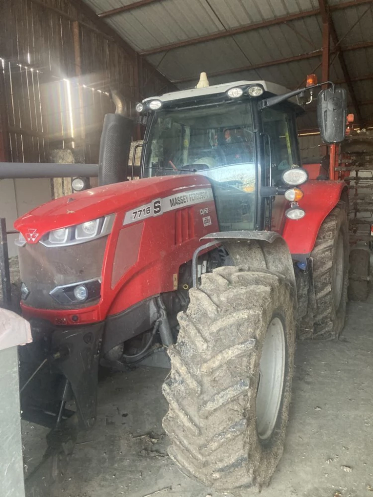 Massey Ferguson 7716 S DYNA 6 EFFICIENT d'occasion — photo 11