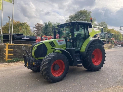 Claas ARION 650