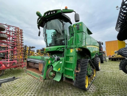 John Deere S690I