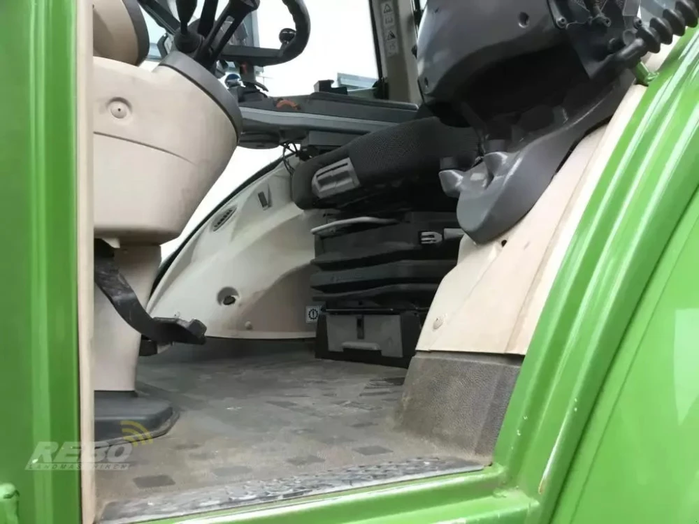 Fendt 828 PROFI PLUS d'occasion — photo 10