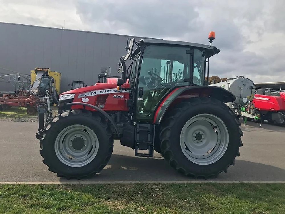 Massey Ferguson MF 5709 M DYNA-4 d'occasion — photo 8
