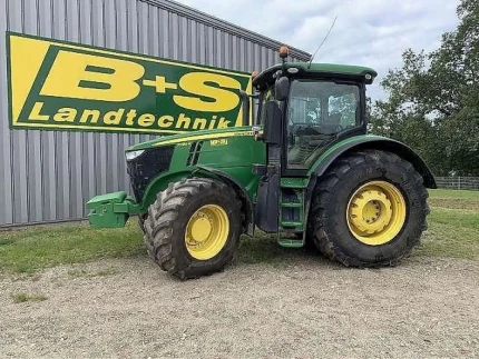 John Deere 7230R