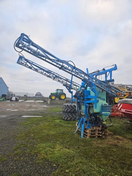 Pulvérisateur porté - 1200L - 1997