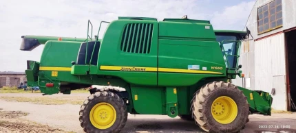 John Deere W660