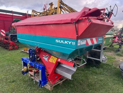 Distributeur d'engrais - 2200L - 2800CM - 2013