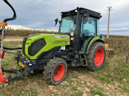 Claas NEXOS 240 M