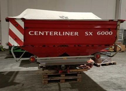 Distributeur d'engrais - 2010