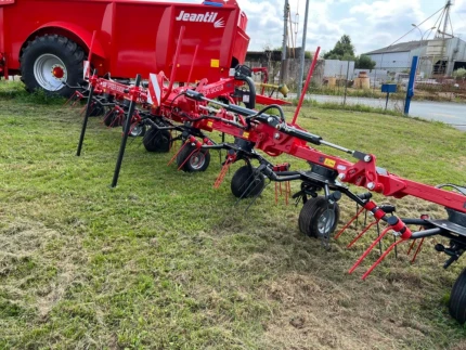 Faneuse - 8.8M - 2023