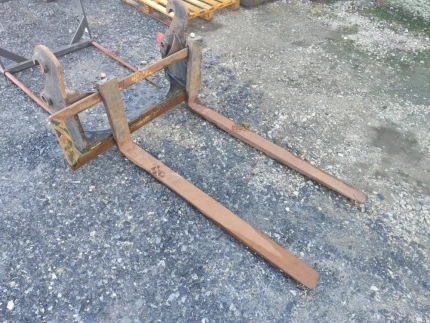 Godet multi-services - 2016