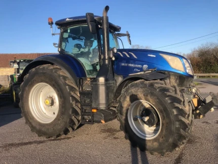 New Holland T7-315