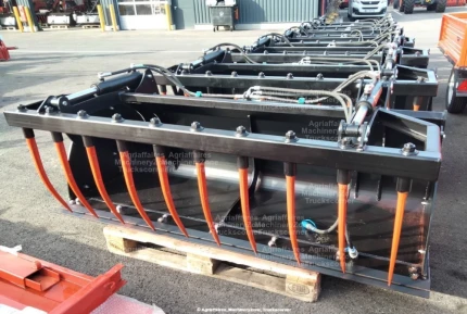 Godet multi-services - 180CM